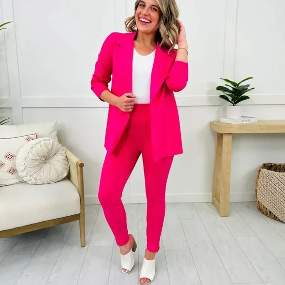 NEW! Dear Scarlett Magic Hot Pink SIZE 1X PLUS 26" Skinny Pants - NEW IN PACKAGE - Picture 2 of 6